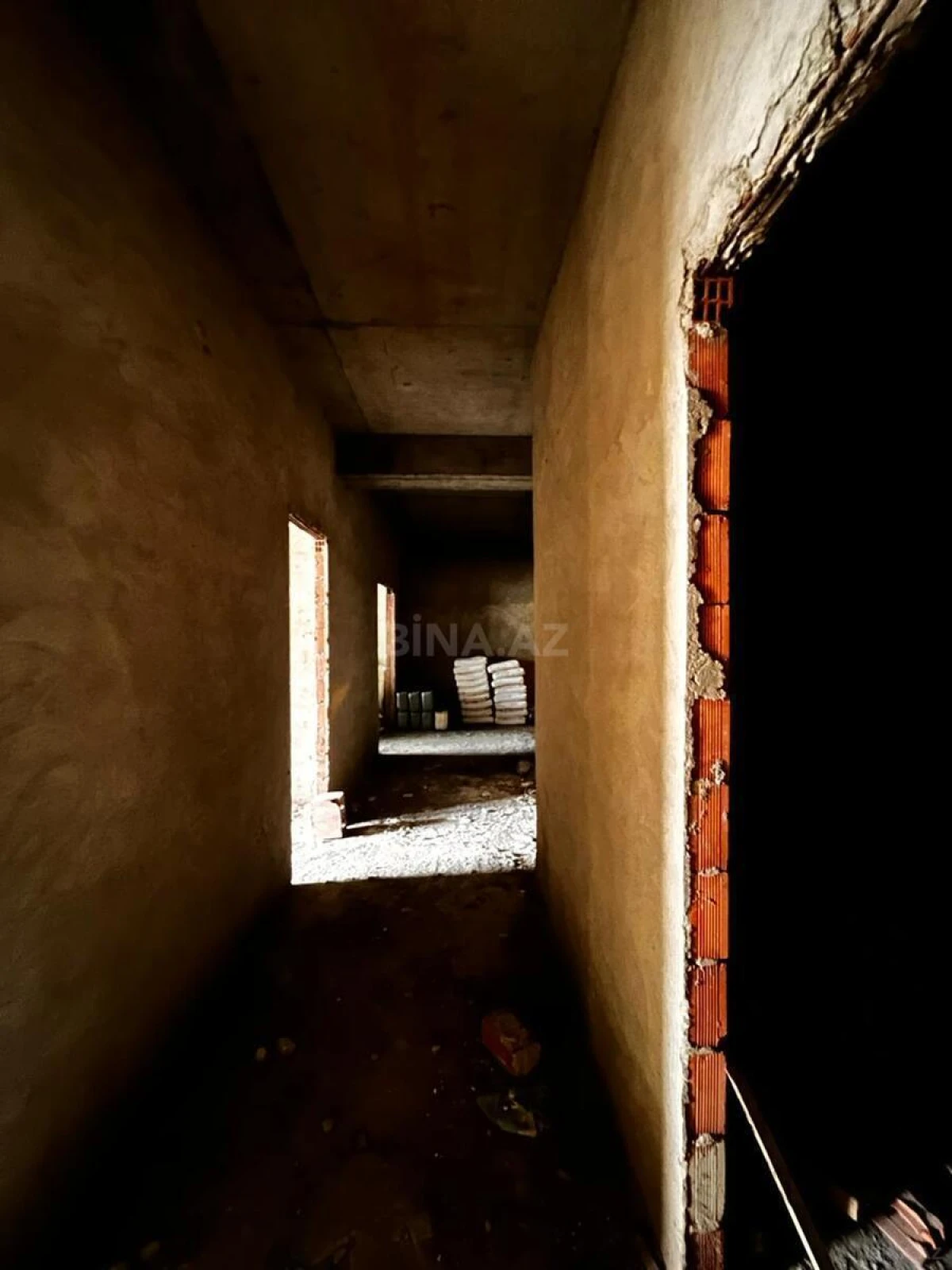 Satılır 3 otaqlı mənzil 136 m²