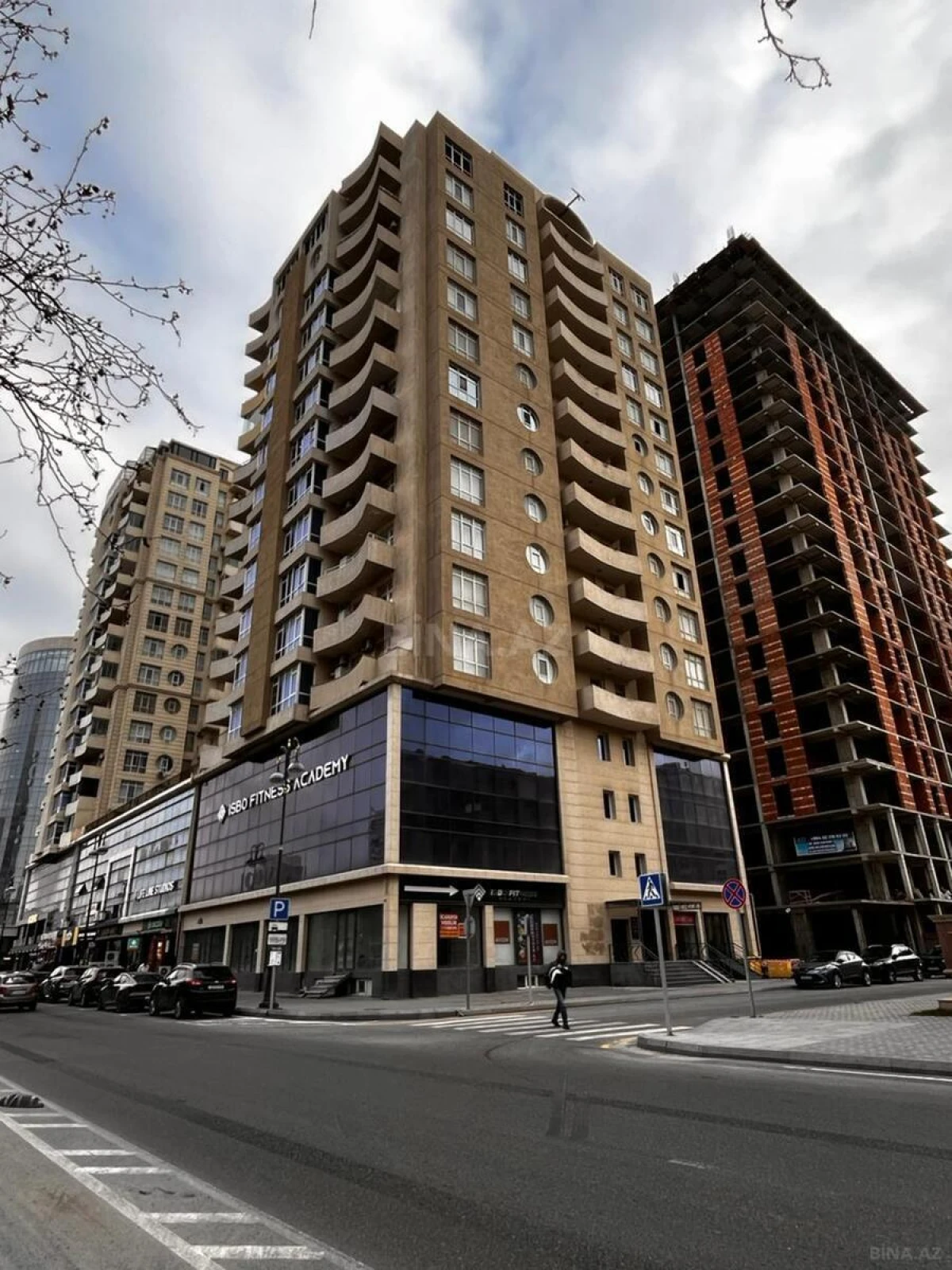 Satılır 3 otaqlı mənzil 136 m²