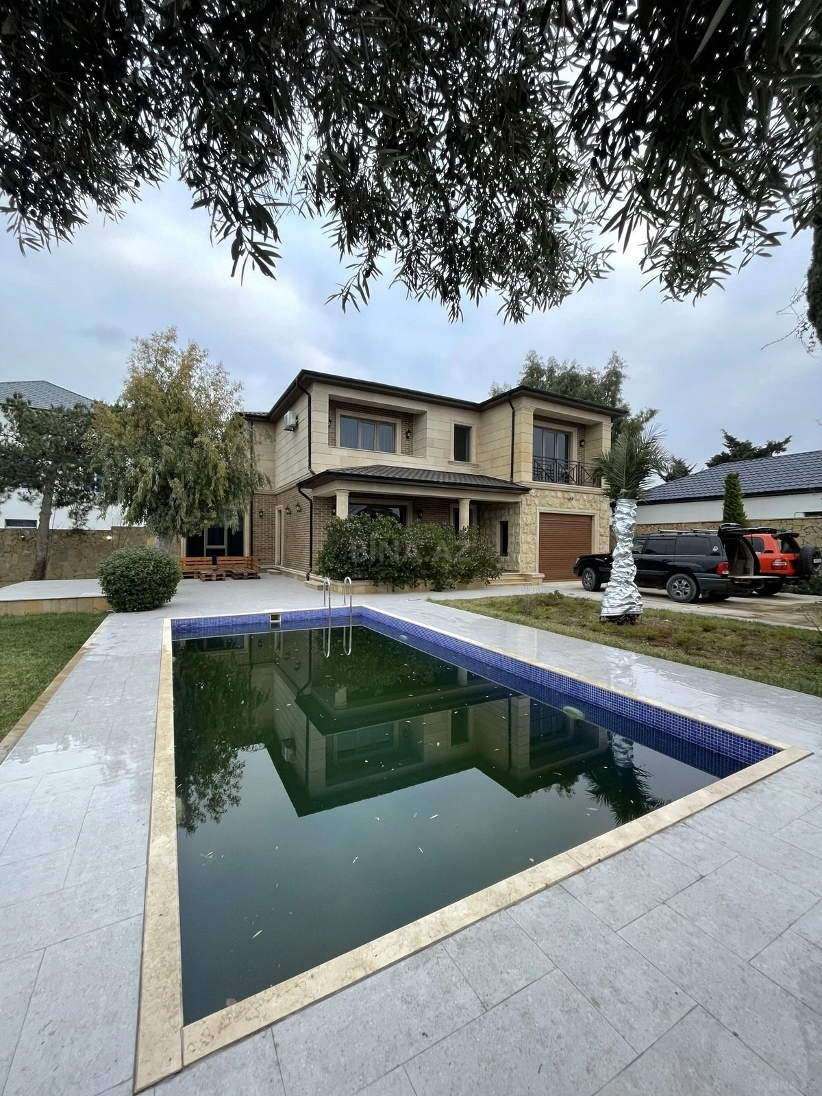 Kirayə verilir 5 otaqlı həyət evi 300 m²