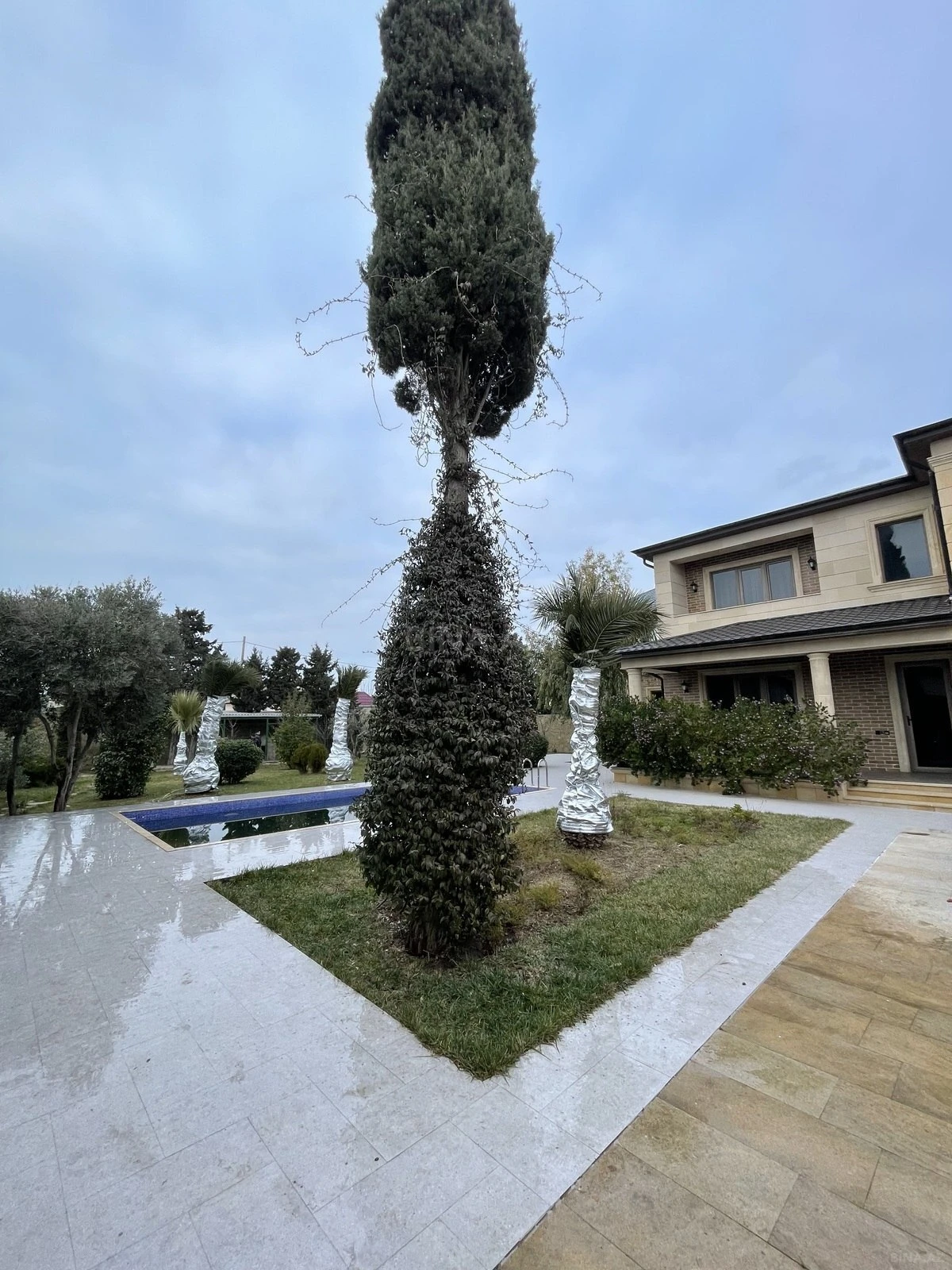 Kirayə verilir 5 otaqlı həyət evi 300 m²