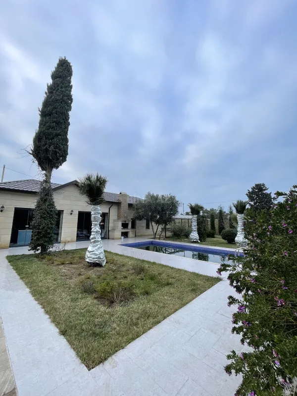 Kirayə verilir 5 otaqlı həyət evi 300 m²