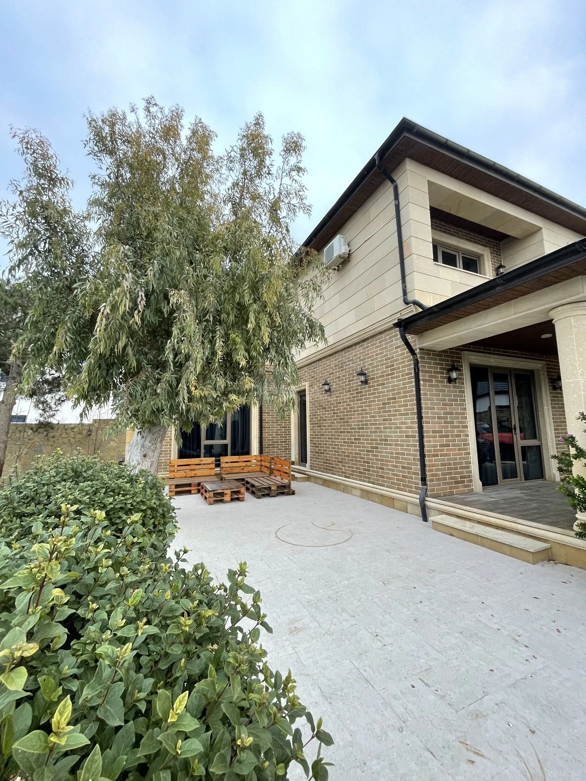 Kirayə verilir 5 otaqlı həyət evi 300 m²