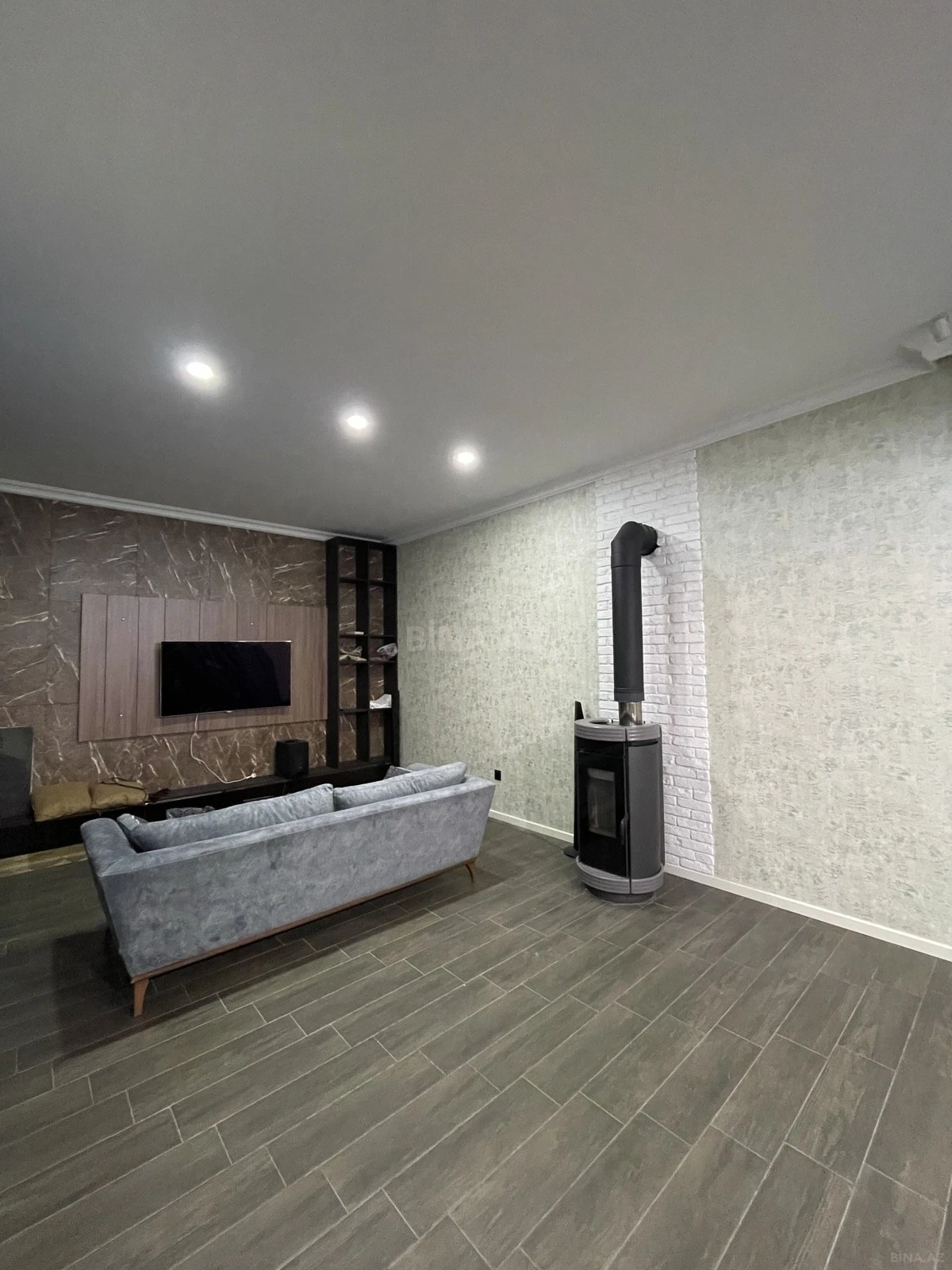 Kirayə verilir 5 otaqlı həyət evi 300 m²