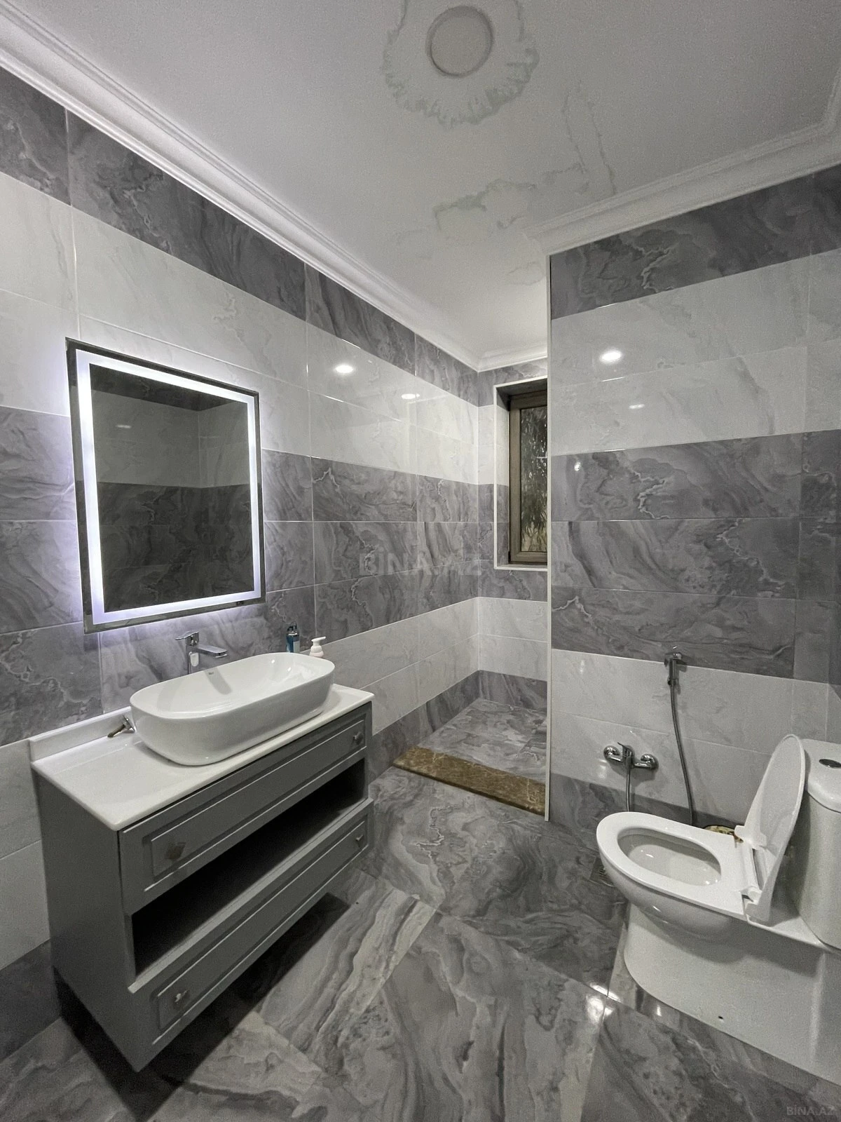 Kirayə verilir 5 otaqlı həyət evi 300 m²