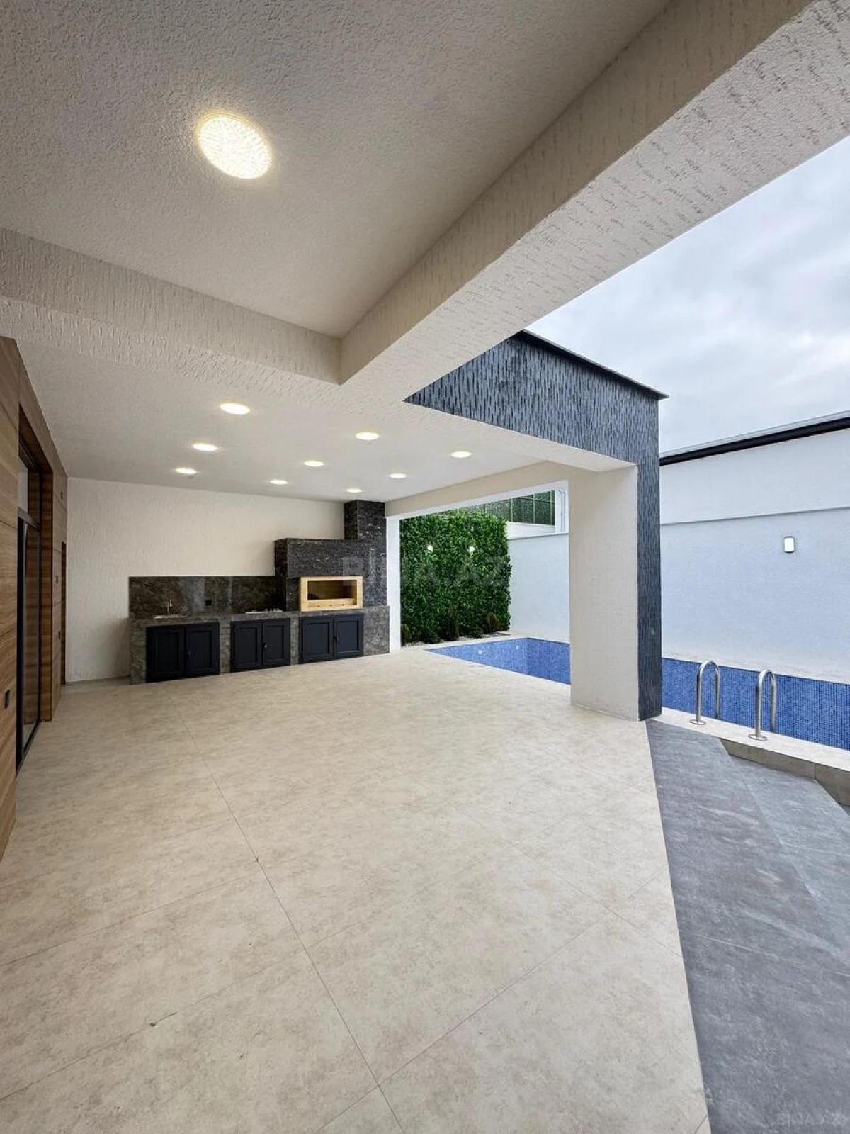 Satılır 4 otaqlı həyət evi 170 m²