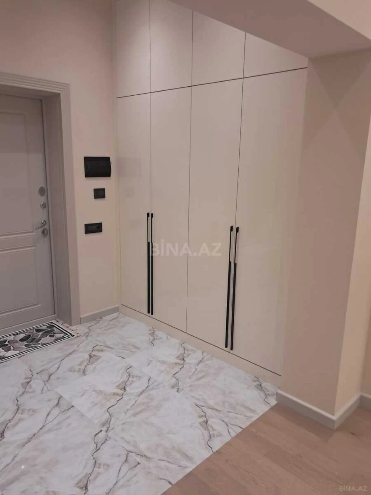 Satılır 2 otaqlı mənzil 68 m²
