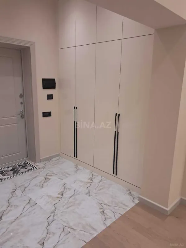 Satılır 2 otaqlı mənzil 68 m²