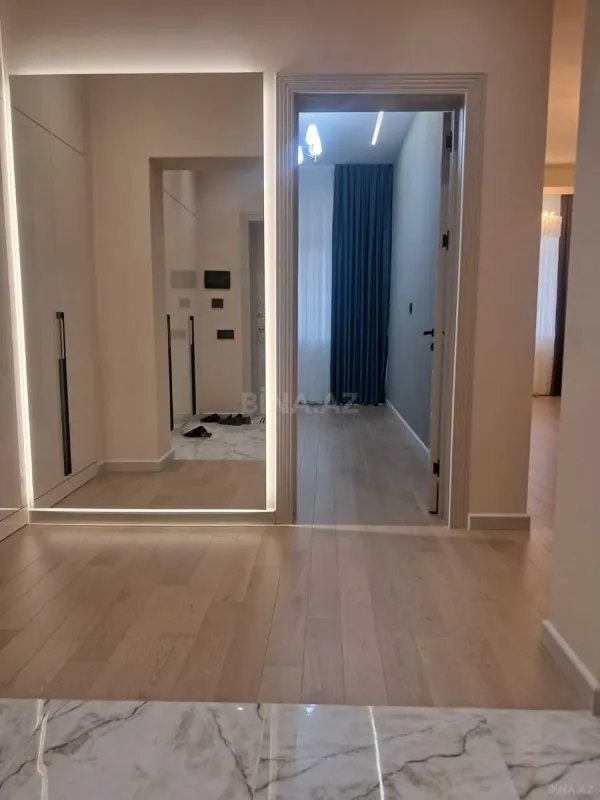 Satılır 2 otaqlı mənzil 68 m²