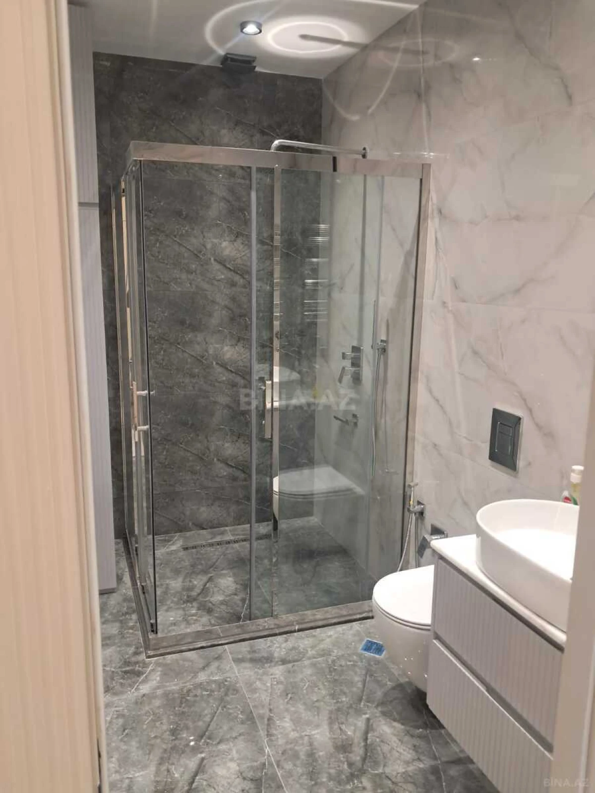 Satılır 2 otaqlı mənzil 68 m²