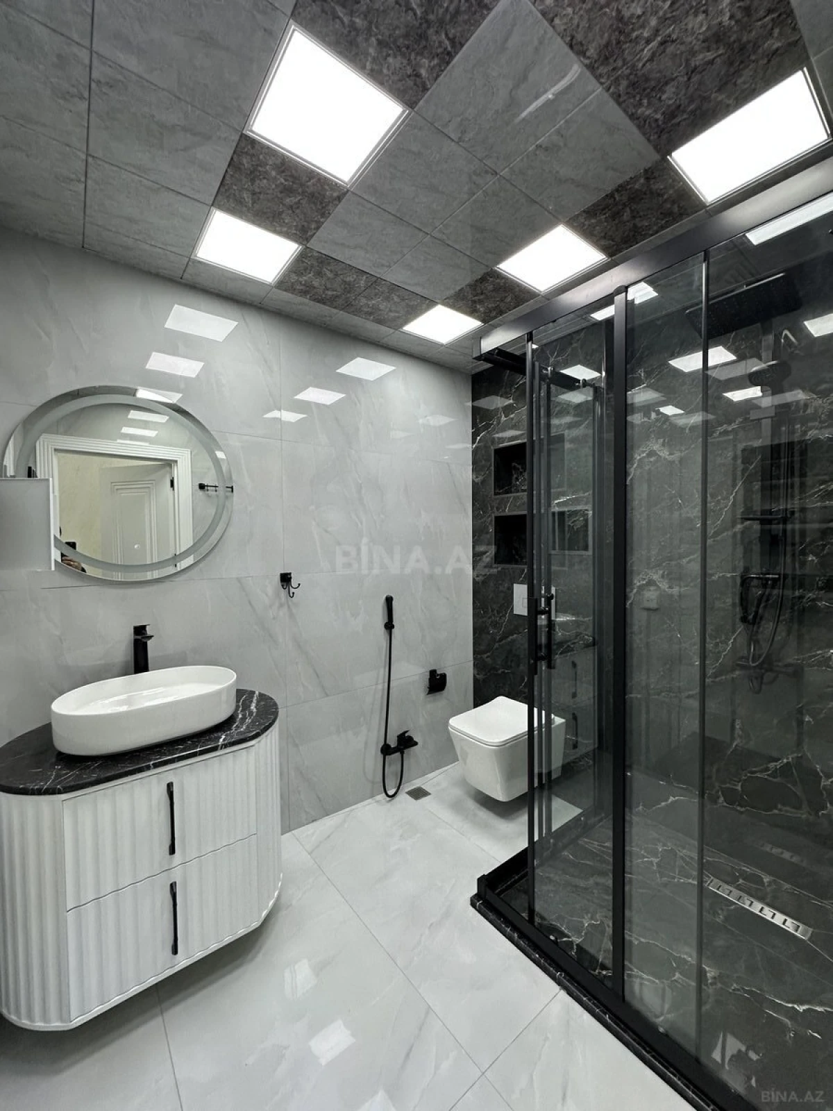 Satılır 3 otaqlı mənzil 97 m²