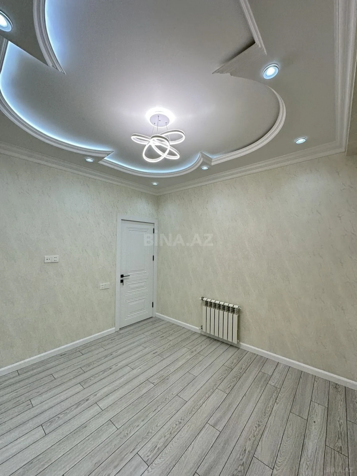 Satılır 3 otaqlı mənzil 97 m²