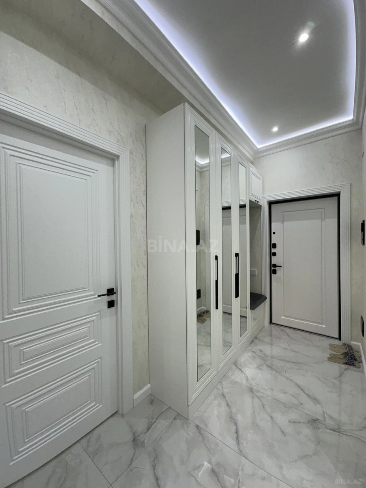 Satılır 3 otaqlı mənzil 97 m²