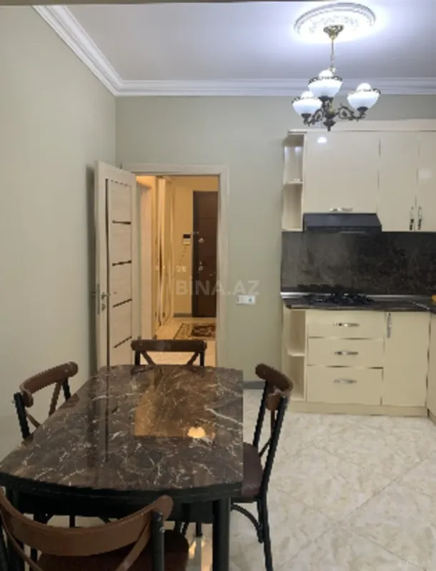 Kirayə verilir 2 otaqlı mənzil 90 m²