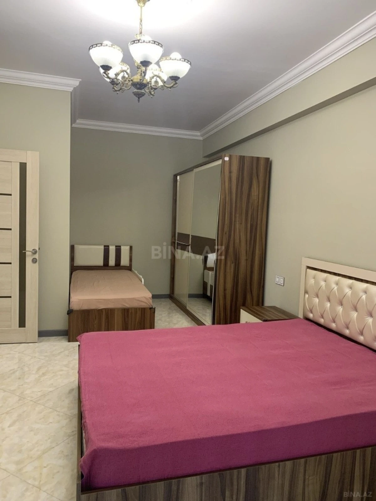 Kirayə verilir 2 otaqlı mənzil 90 m²