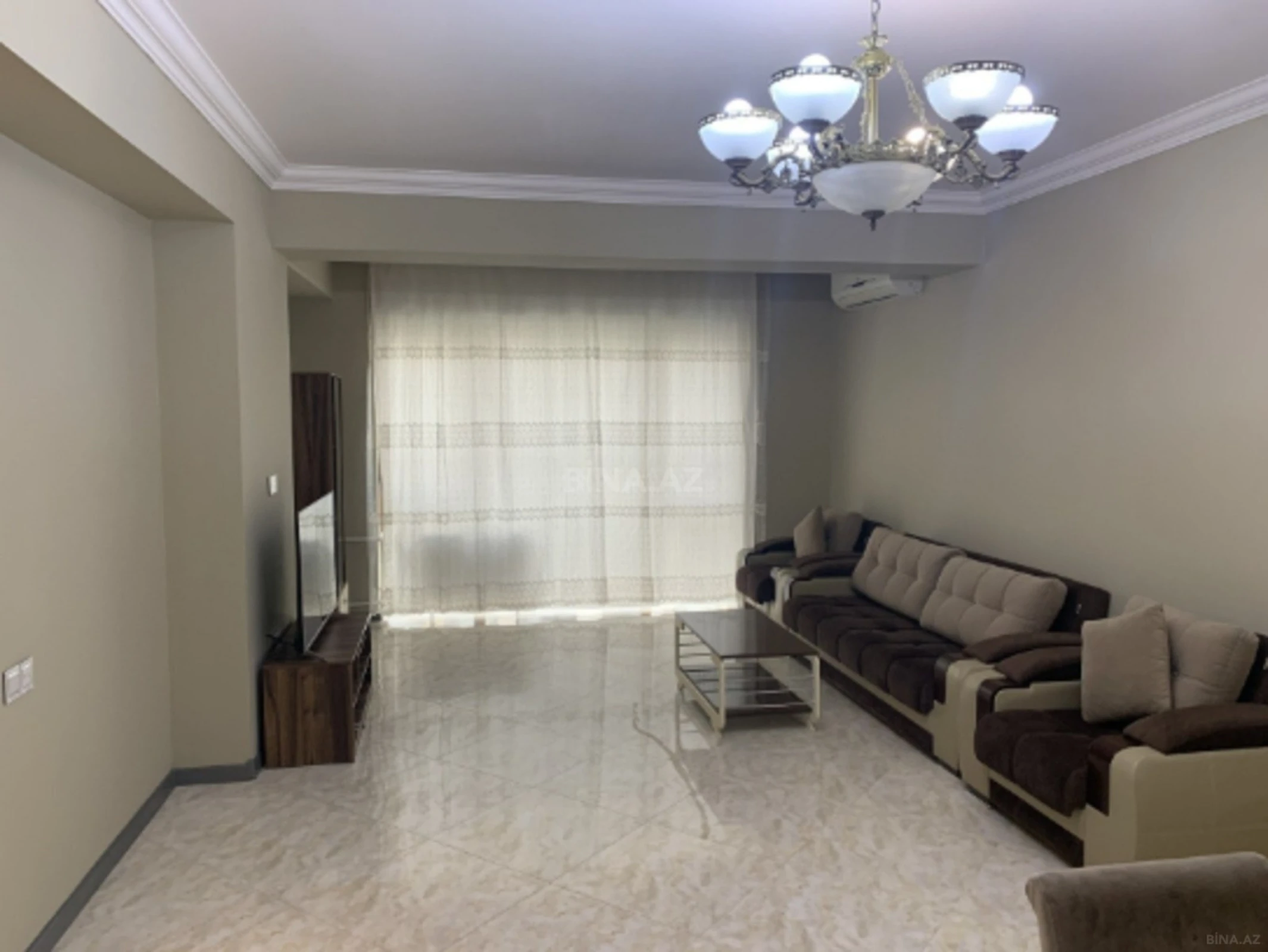 Kirayə verilir 2 otaqlı mənzil 90 m²