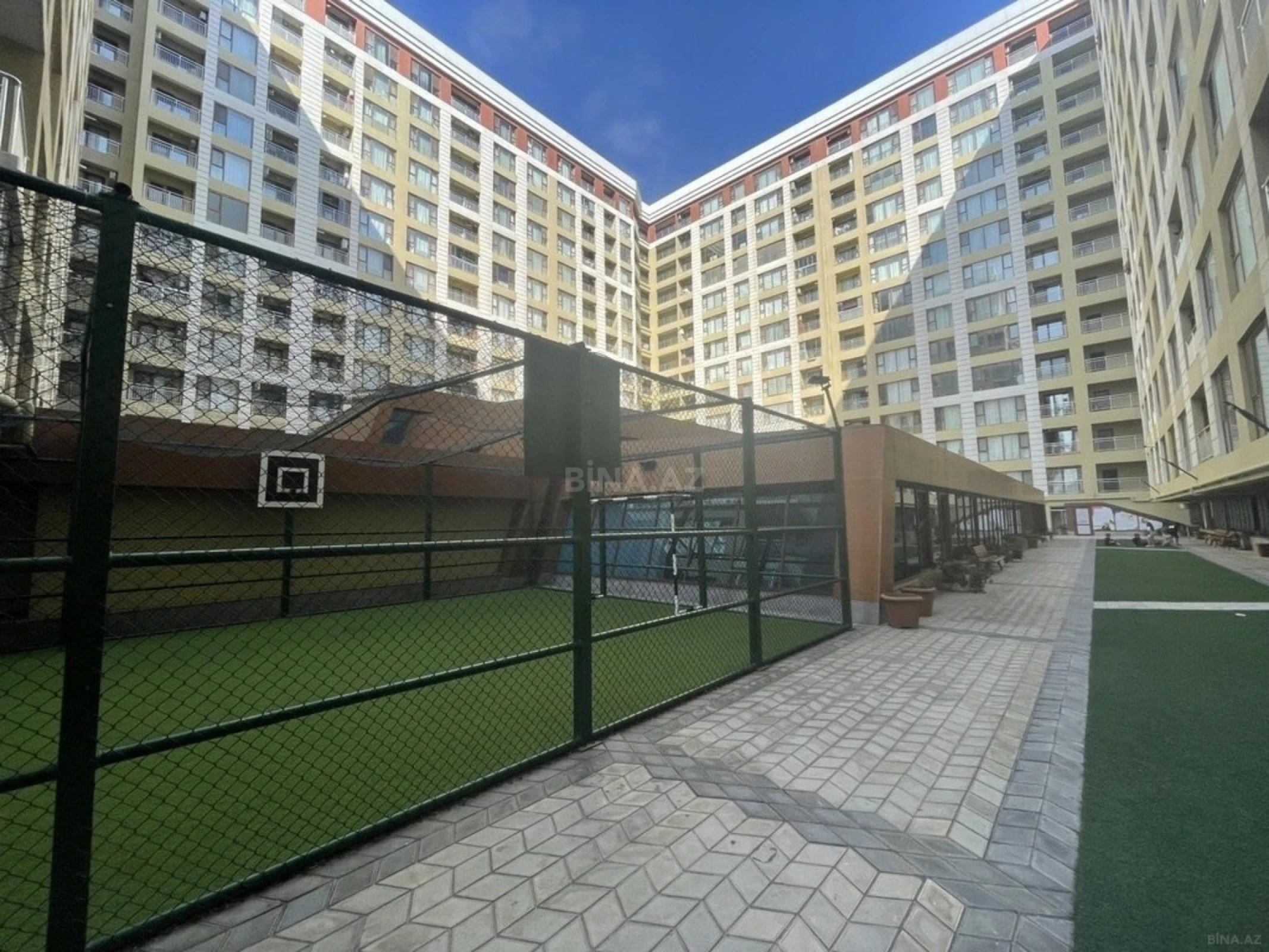 Kirayə verilir 2 otaqlı mənzil 90 m²