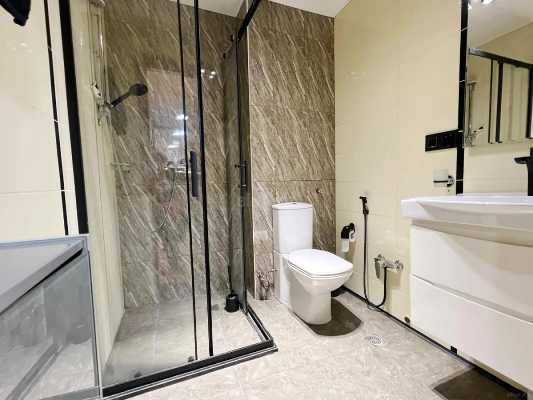 Satılır 3 otaqlı mənzil 135 m²