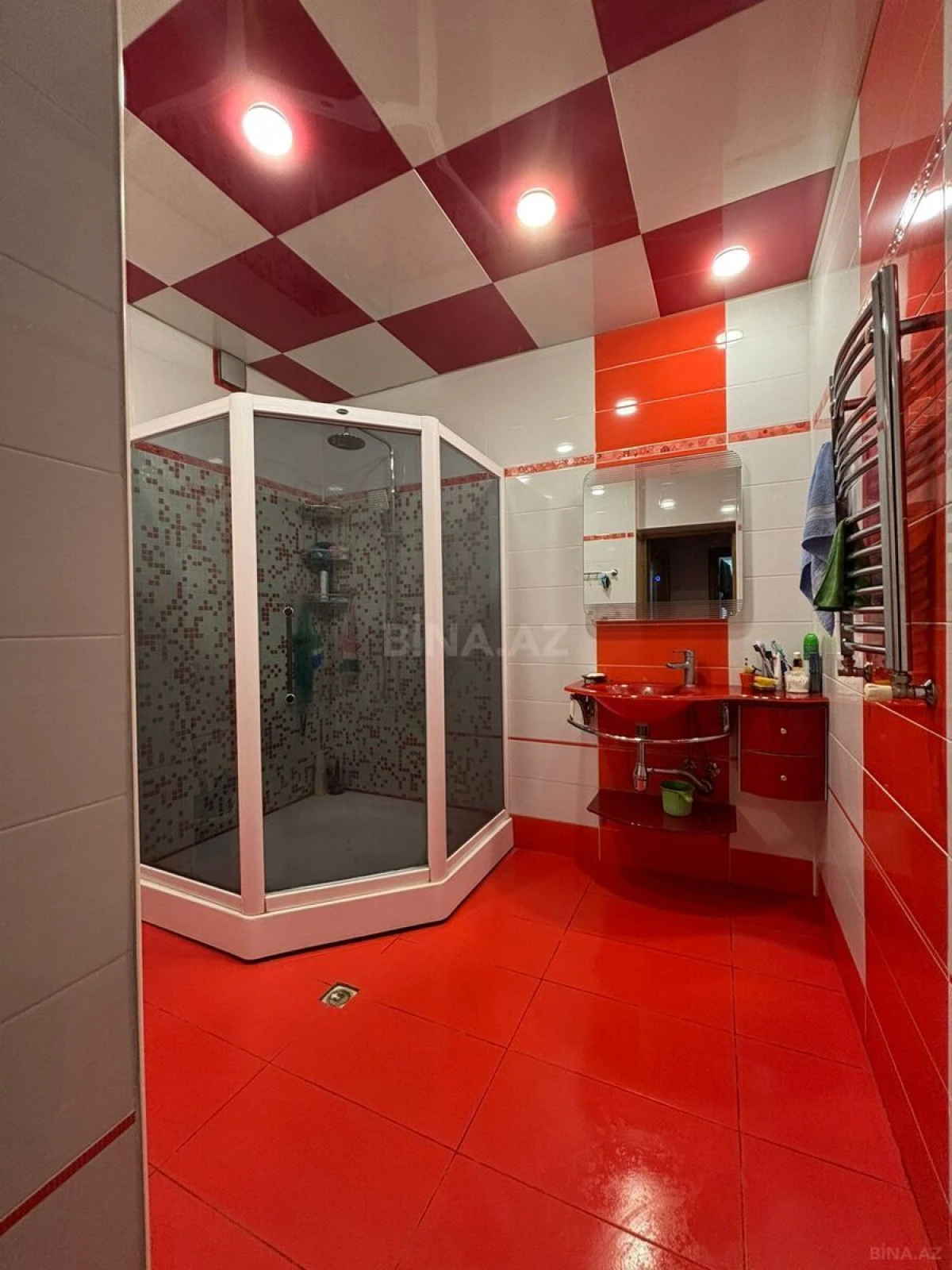 Satılır 3 otaqlı mənzil 150 m²