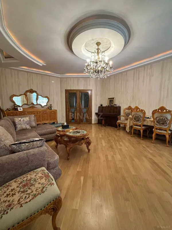 Satılır 3 otaqlı mənzil 150 m²