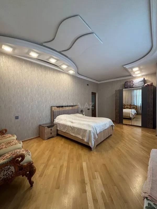 Satılır 3 otaqlı mənzil 150 m²