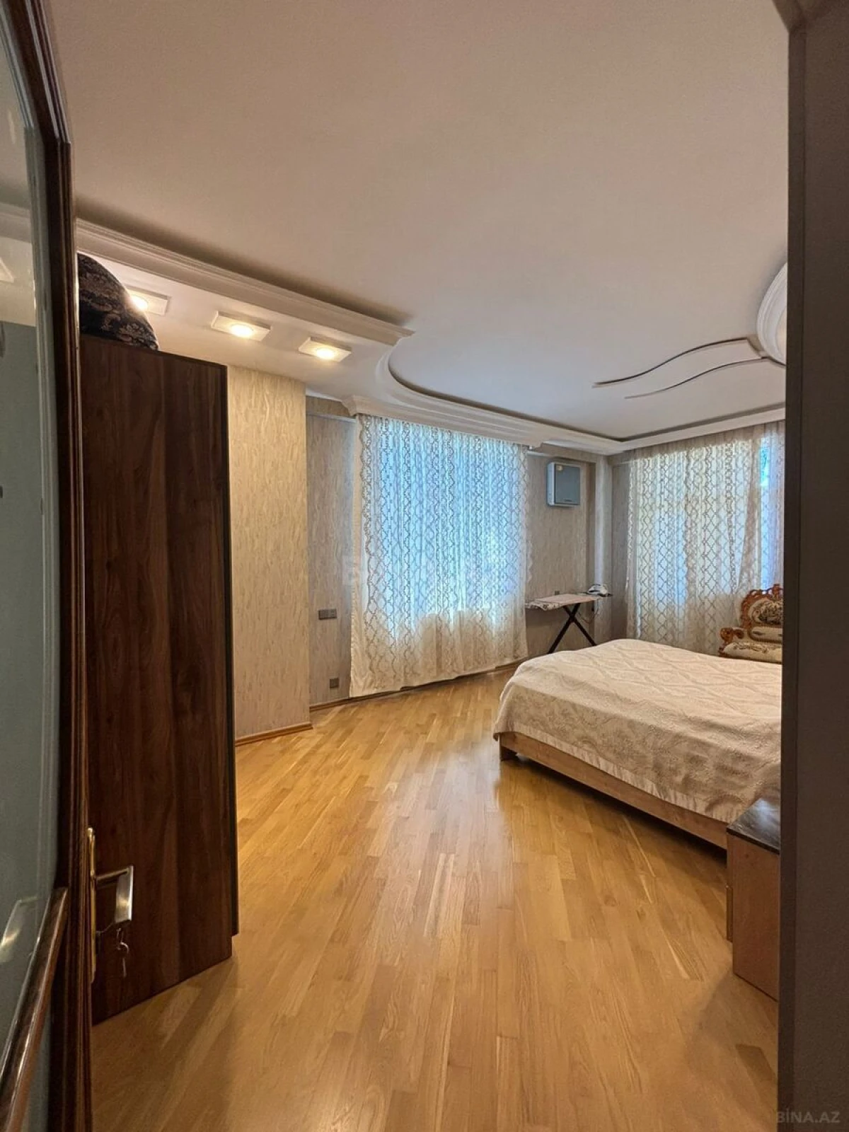 Satılır 3 otaqlı mənzil 150 m²