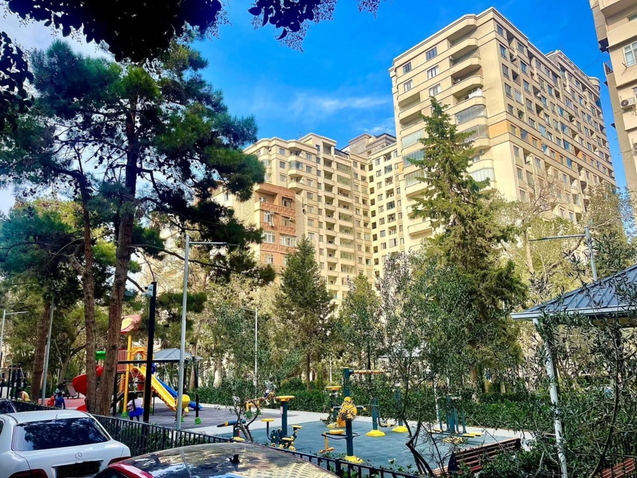 Satılır 3 otaqlı mənzil 95 m²