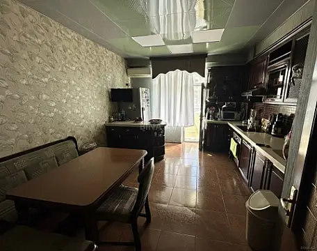 Satılır 3 otaqlı mənzil 130 m²