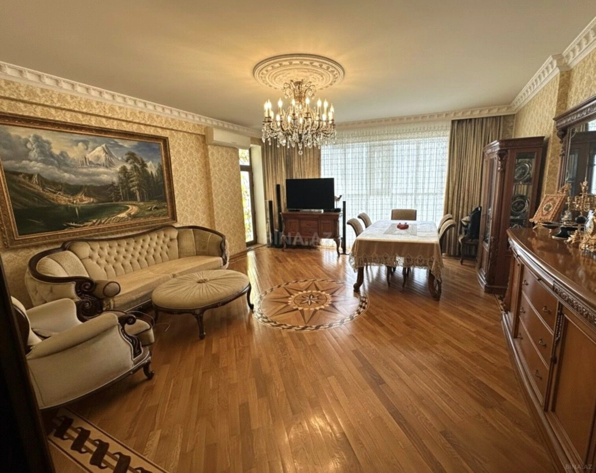 Satılır 3 otaqlı mənzil 130 m²