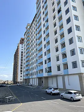 Satılır 2 otaqlı mənzil 79.4 m²