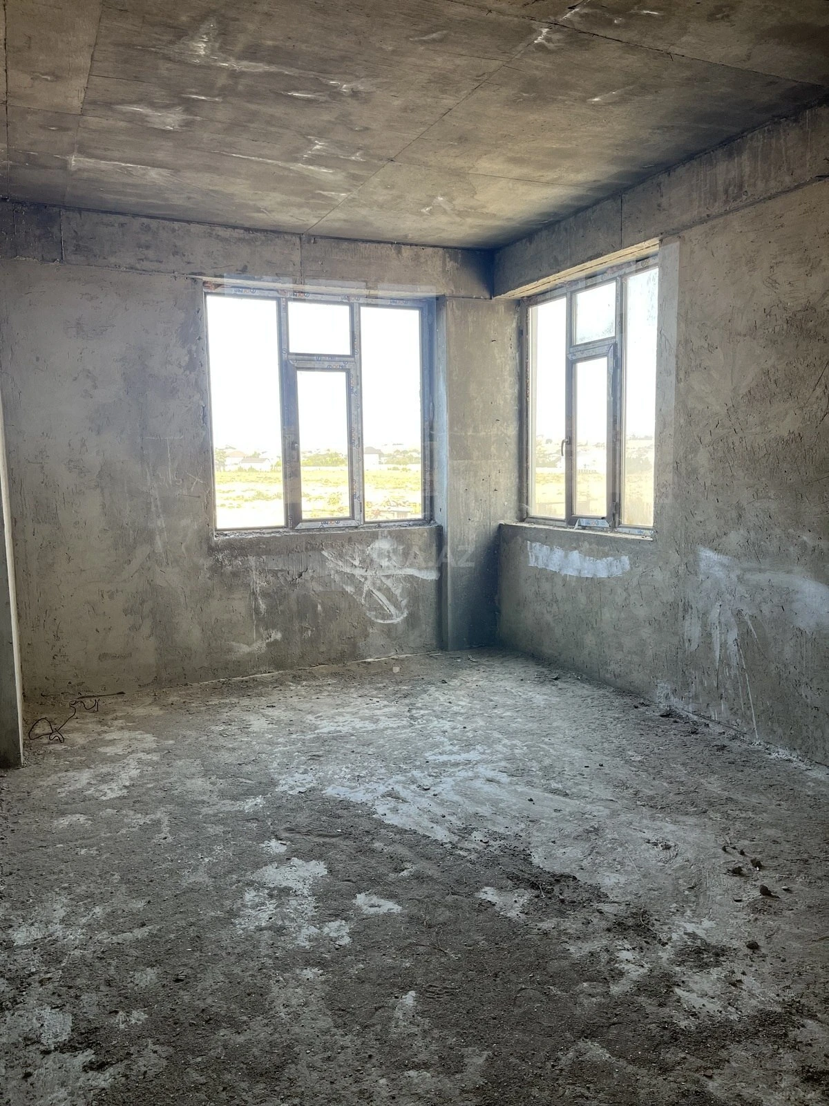 Satılır 2 otaqlı mənzil 79.4 m²