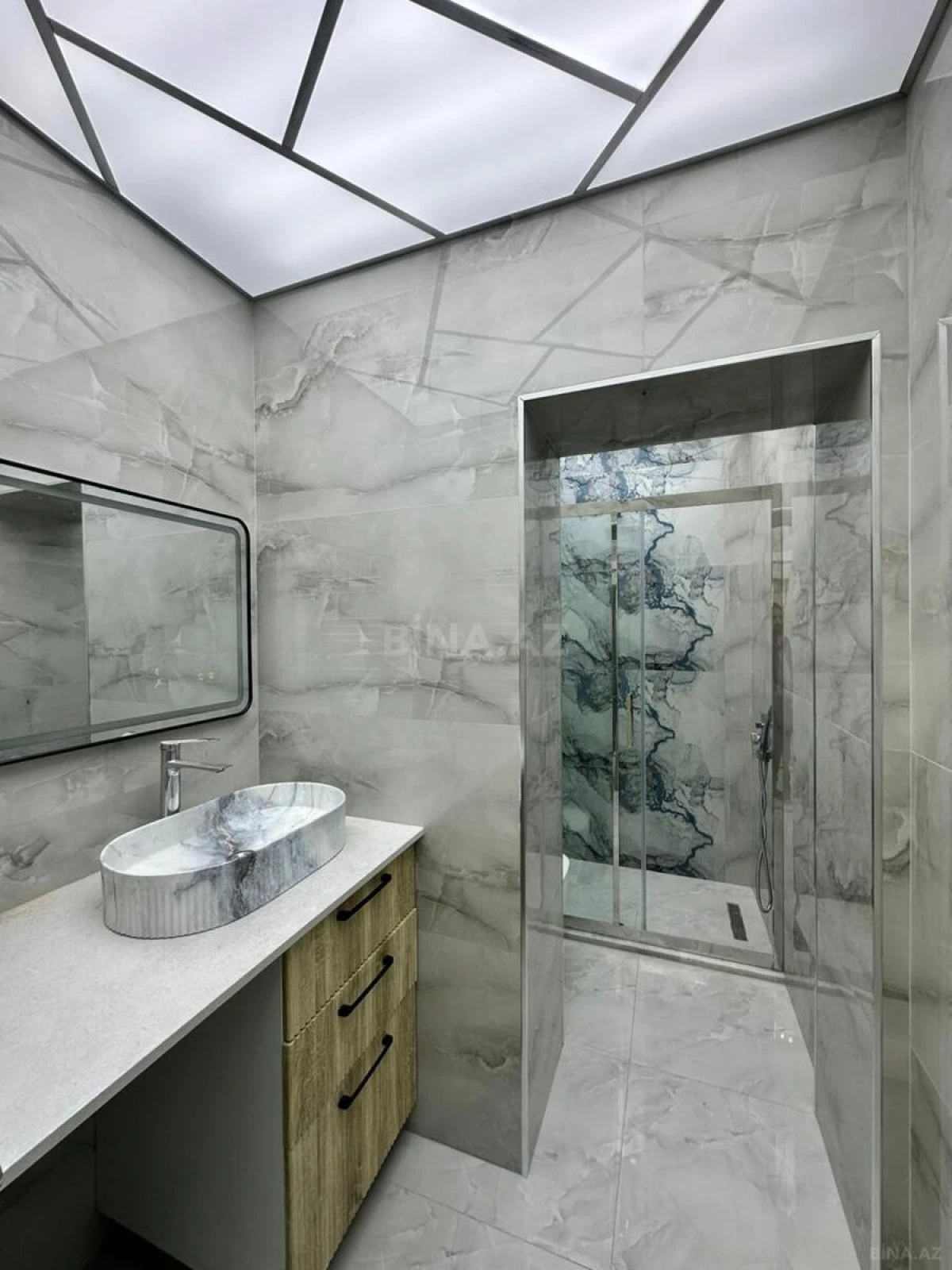 Satılır 3 otaqlı mənzil 87 m²