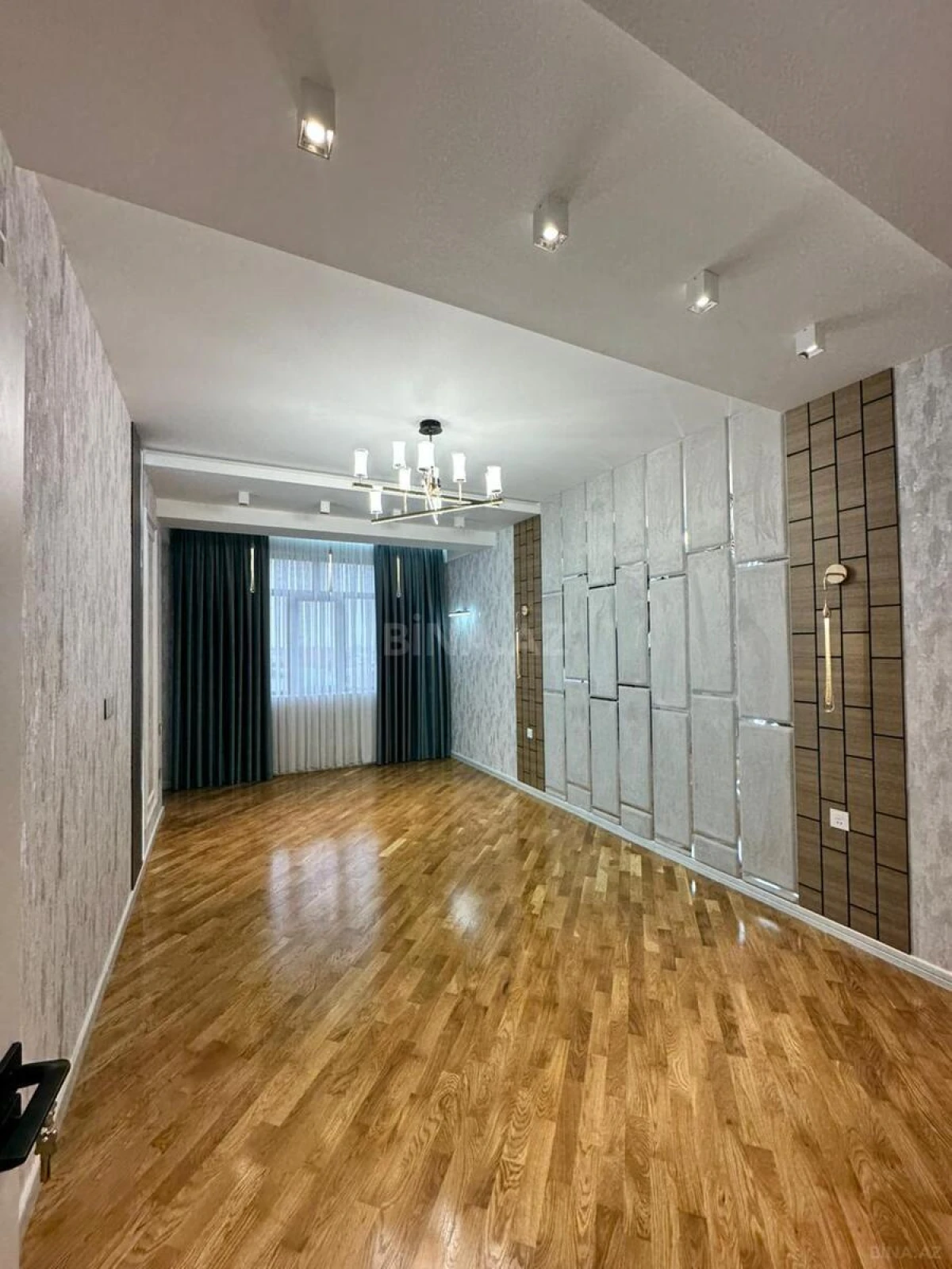 Satılır 3 otaqlı mənzil 119 m²
