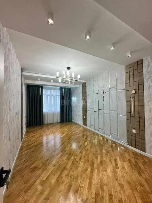 Satılır 3 otaqlı mənzil 119 m²