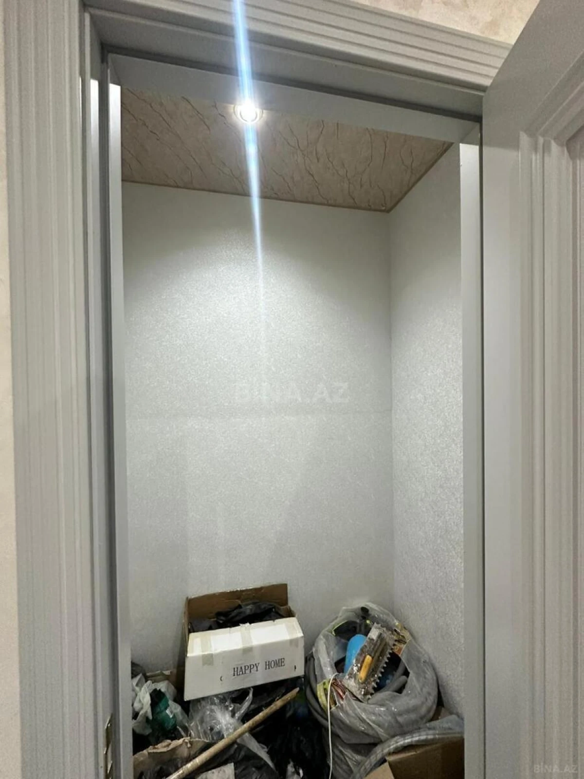 Satılır 4 otaqlı mənzil 136 m²