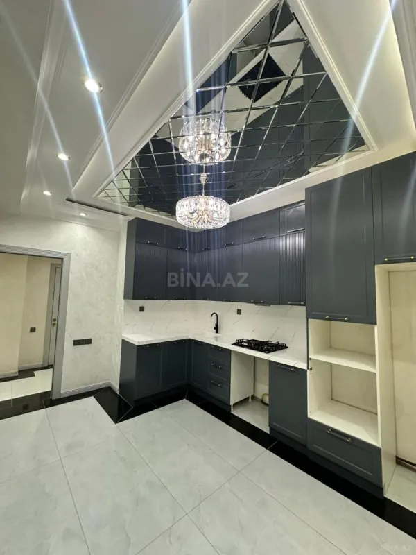 Satılır 4 otaqlı mənzil 136 m²