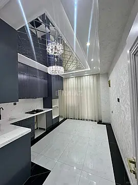 Satılır 4 otaqlı mənzil 136 m²