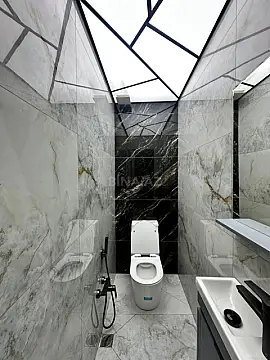 Satılır 4 otaqlı mənzil 136 m²