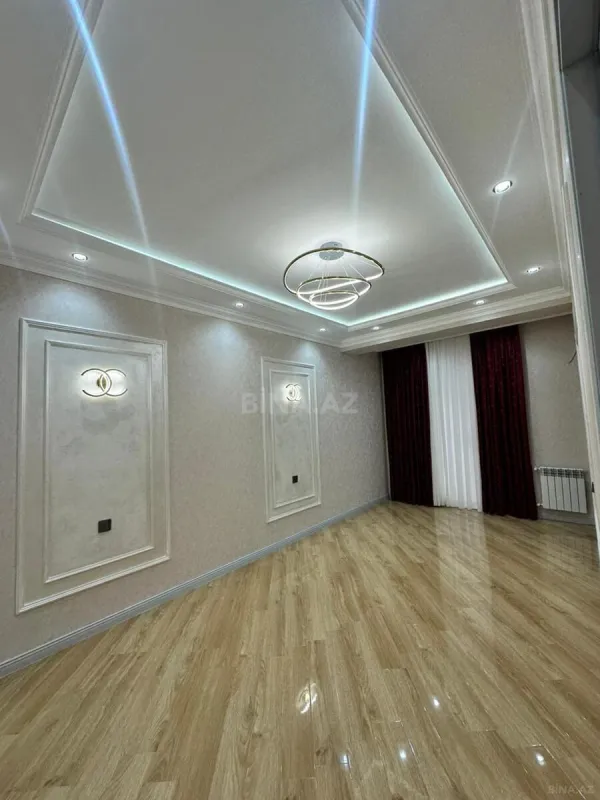 Satılır 4 otaqlı mənzil 136 m²