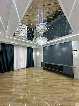 Satılır 4 otaqlı mənzil 136 m²