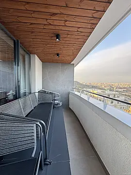 Satılır 5 otaqlı mənzil 235 m²