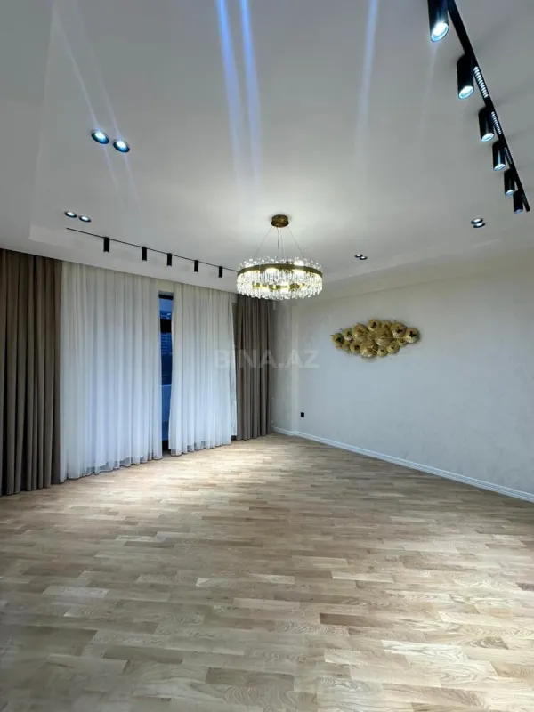 Satılır 3 otaqlı mənzil 120 m²