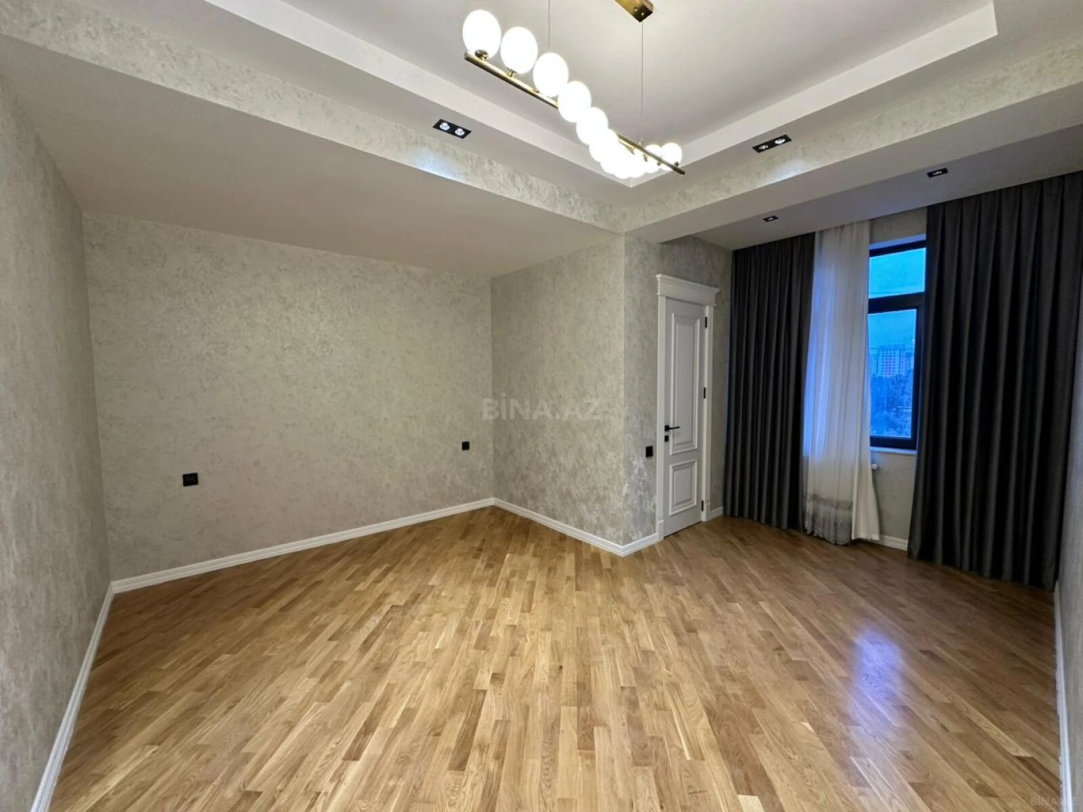 Satılır 3 otaqlı mənzil 120 m²
