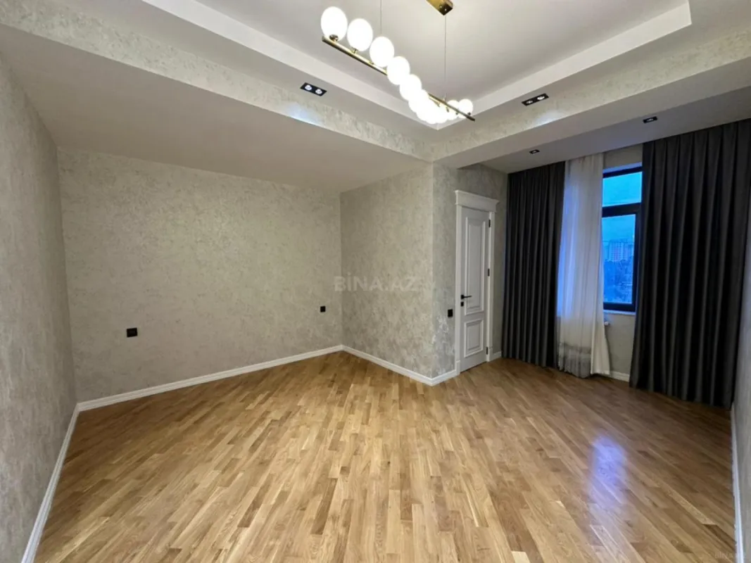 Satılır 3 otaqlı mənzil 120 m²