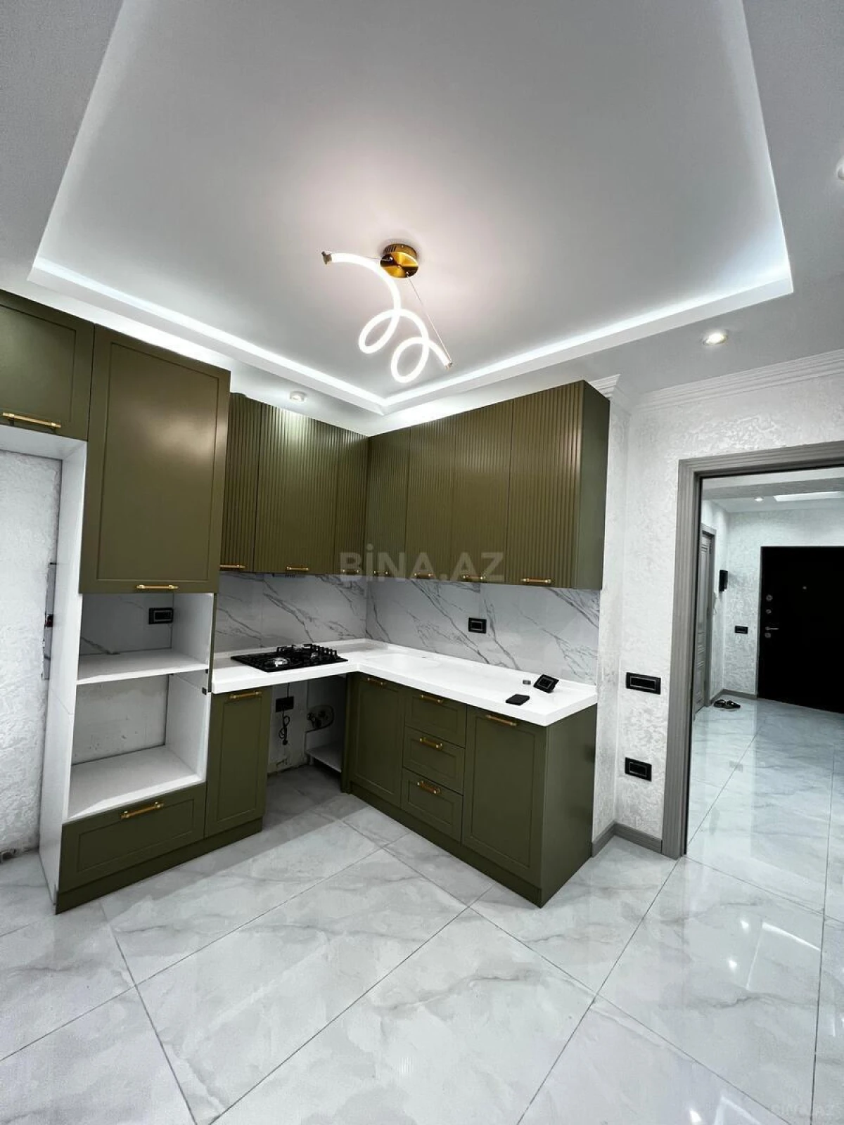 Satılır 3 otaqlı mənzil 107 m²