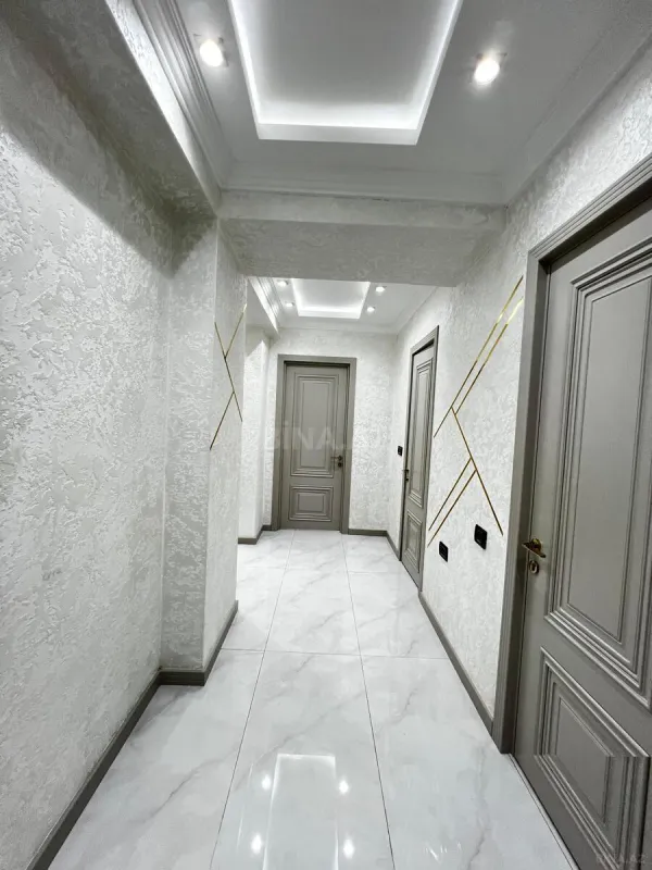 Satılır 3 otaqlı mənzil 107 m²