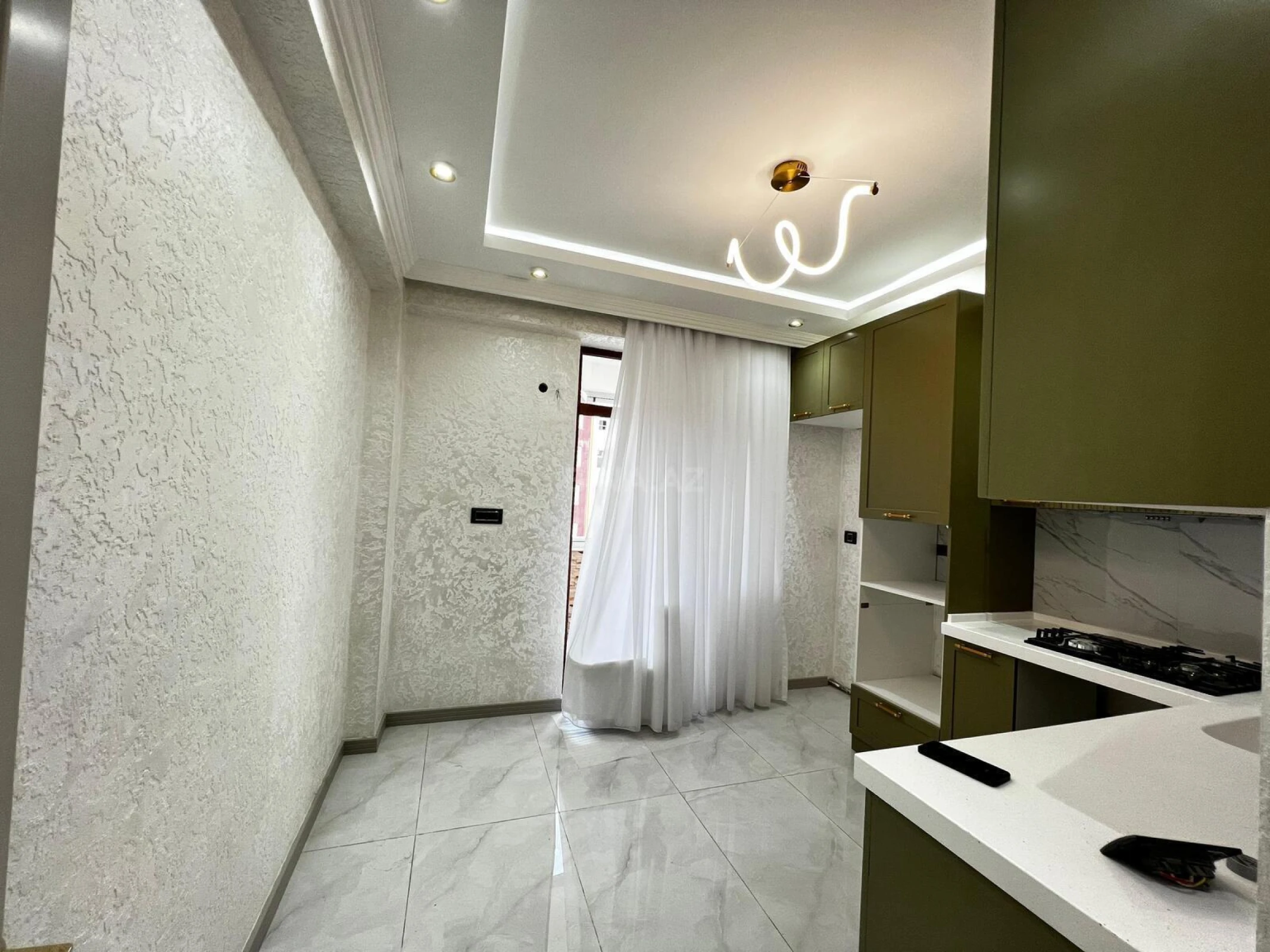 Satılır 3 otaqlı mənzil 107 m²