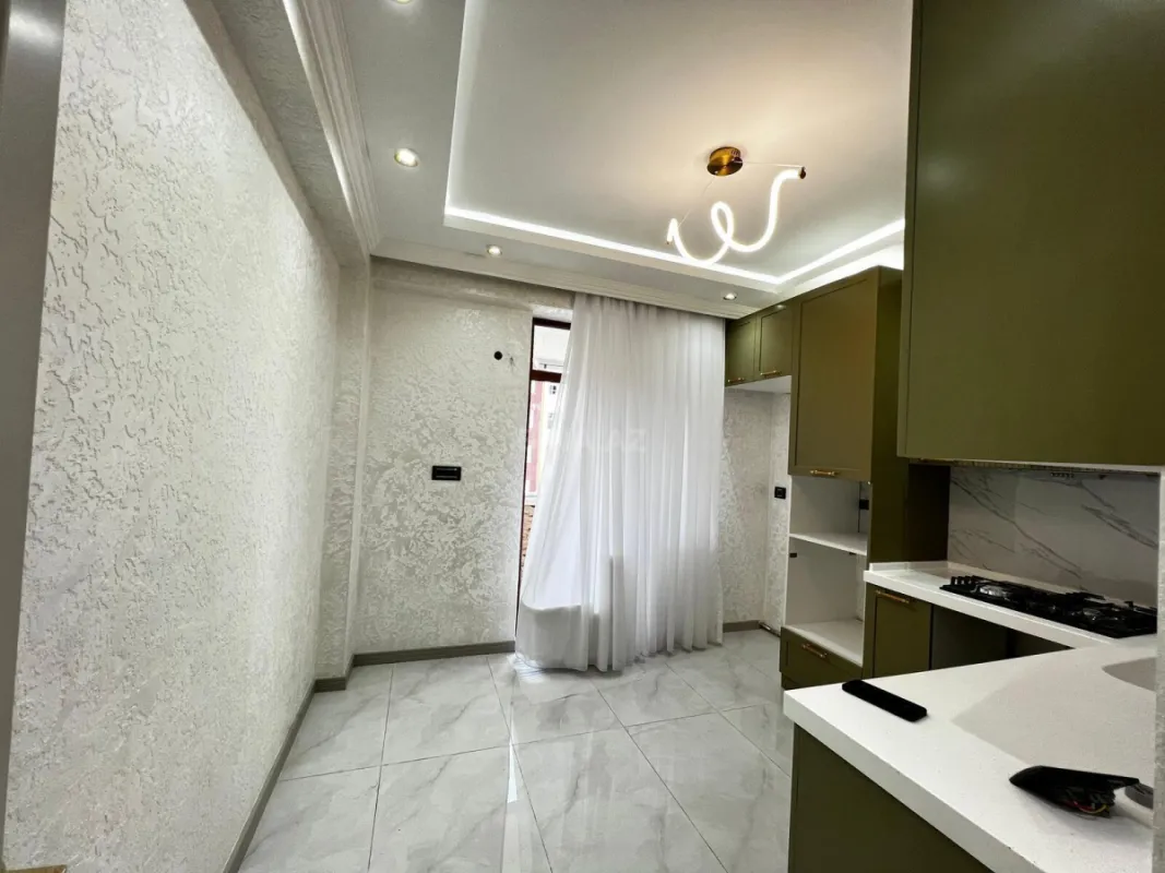 Satılır 3 otaqlı mənzil 107 m²