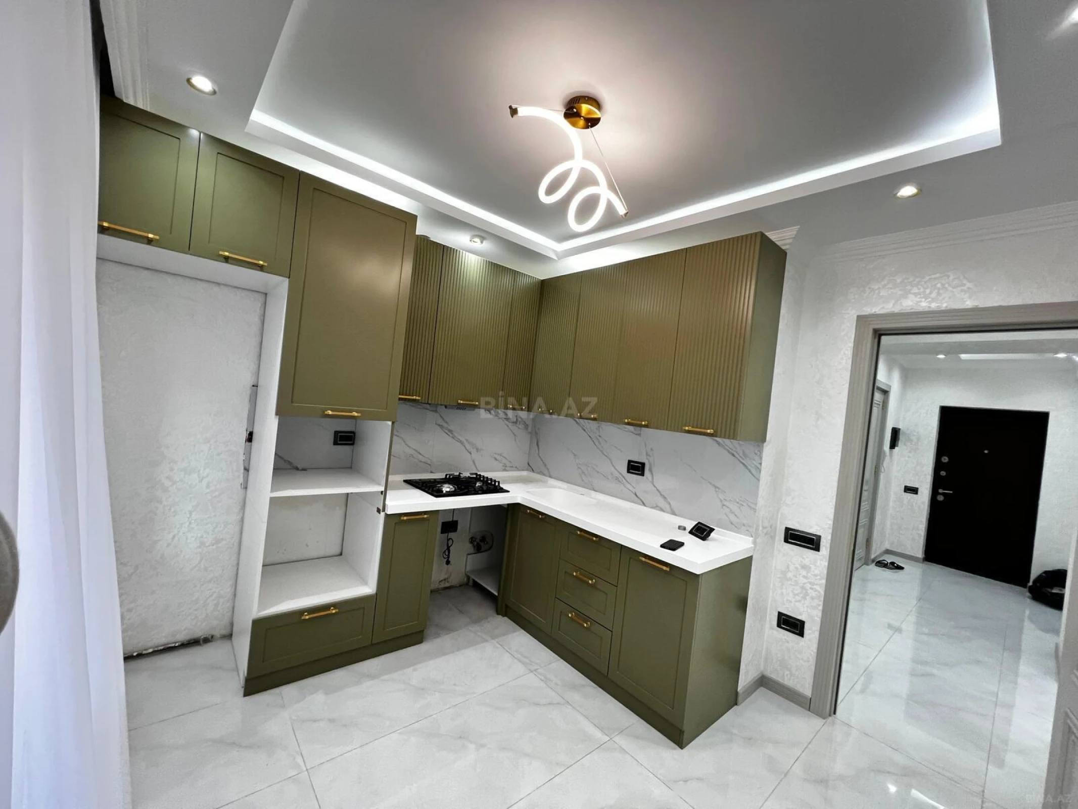 Satılır 3 otaqlı mənzil 107 m²