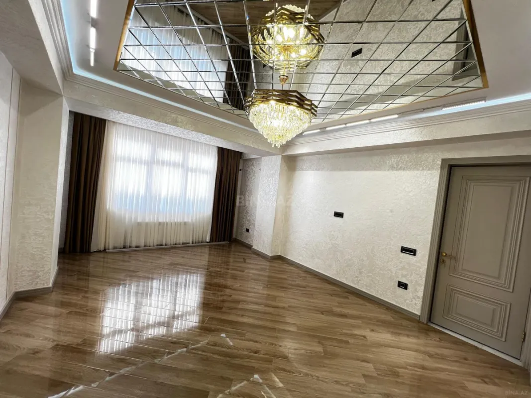 Satılır 3 otaqlı mənzil 107 m²