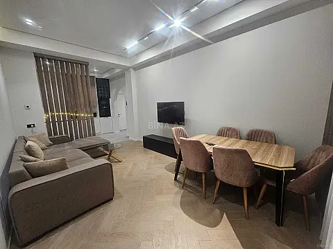 Kirayə verilir 2 otaqlı mənzil 85 m²